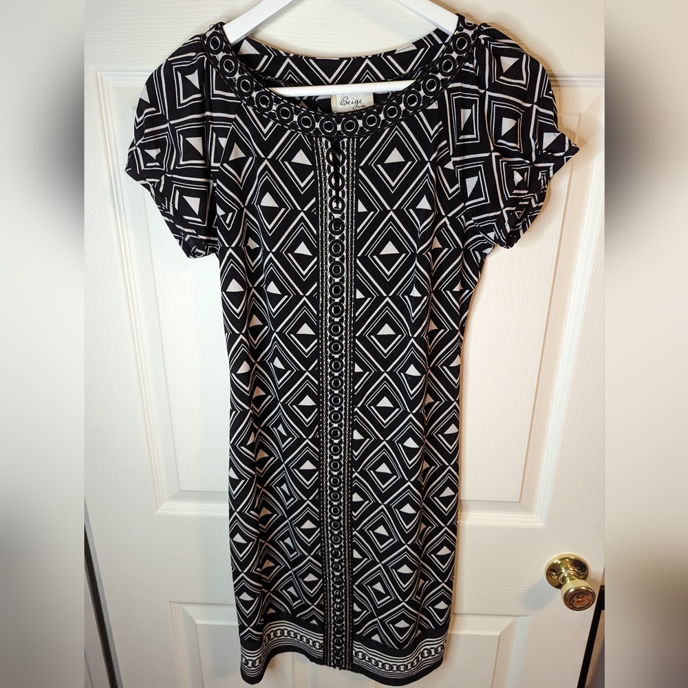 Beige by eci Black & white dress with sequins size 6
